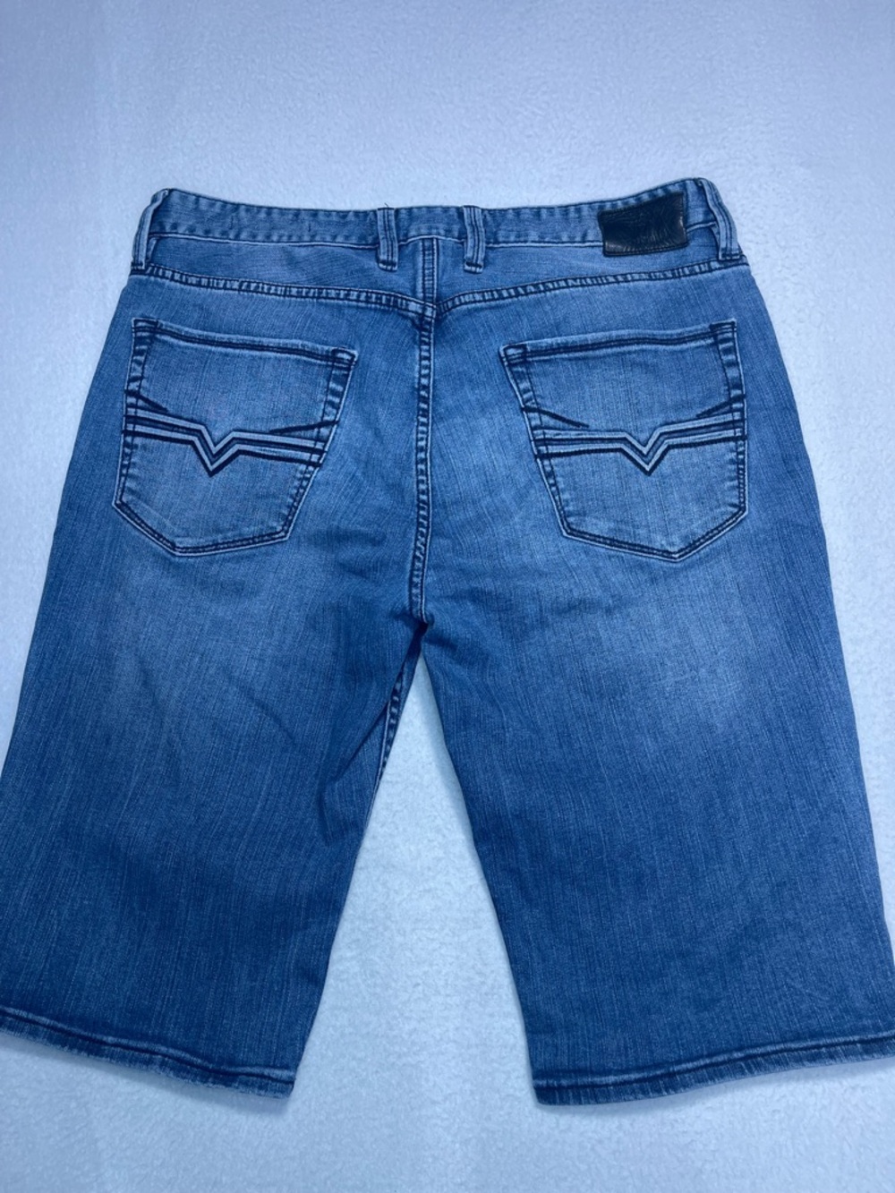 GUESS Men’s Slim Denim Shorts Size 34 Blue Jean Bermuda Shorts